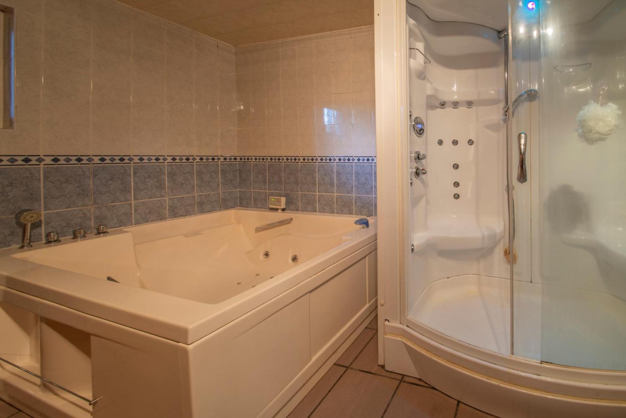 Hotel Sol Battire Brisy Zewnętrze zdjęcie