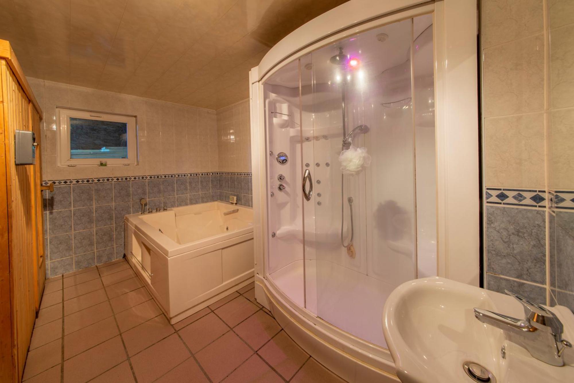 Hotel Sol Battire Brisy Zewnętrze zdjęcie